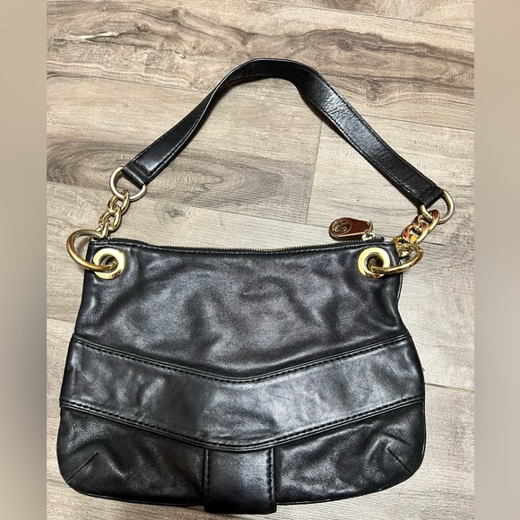 Michael Kors Black Leather Shoulder Bag - Picture 4 of 9